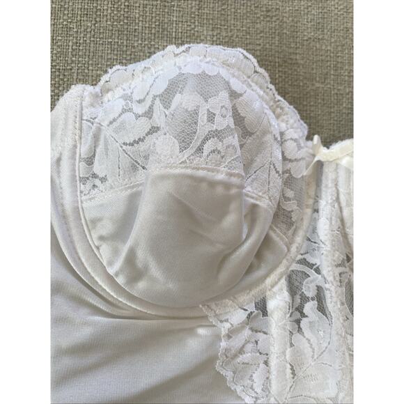 Vintage Vassarette 36 B Bustier Corset Bra Lace White Strapless Runs Small 26” - Picture 3 of 11